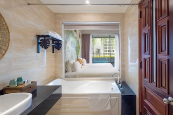 the light hotel and resort