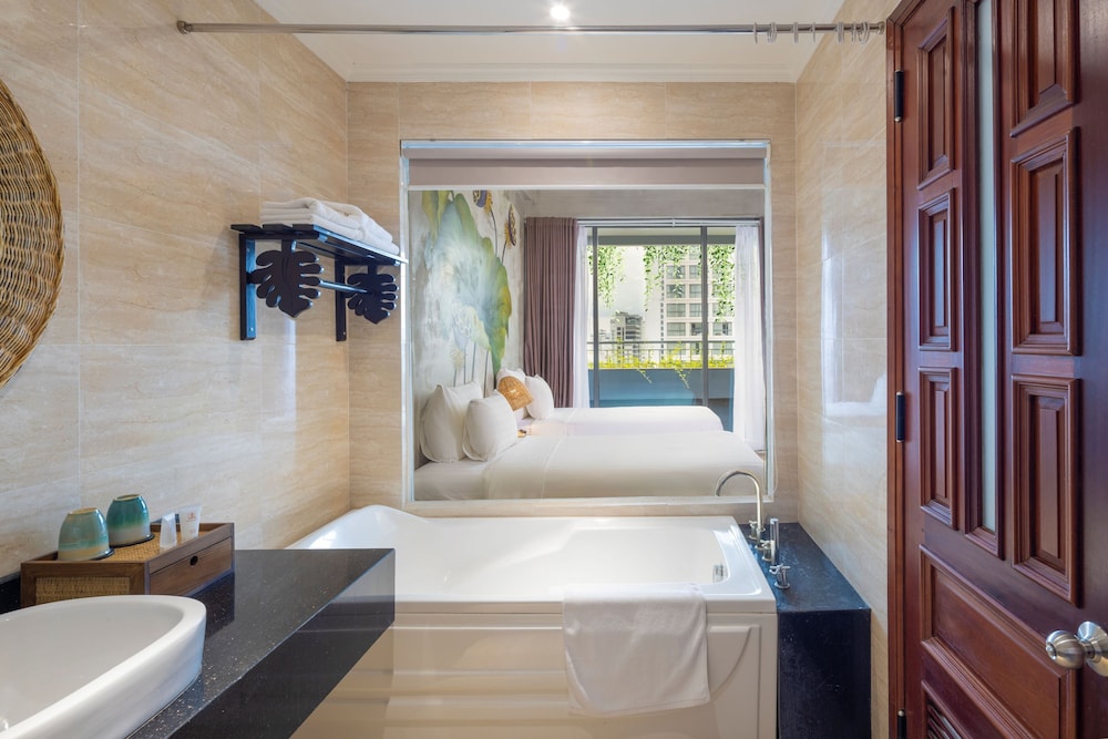 the light hotel and resort