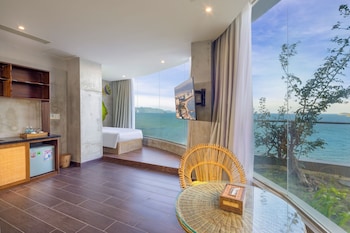 the light hotel and resort