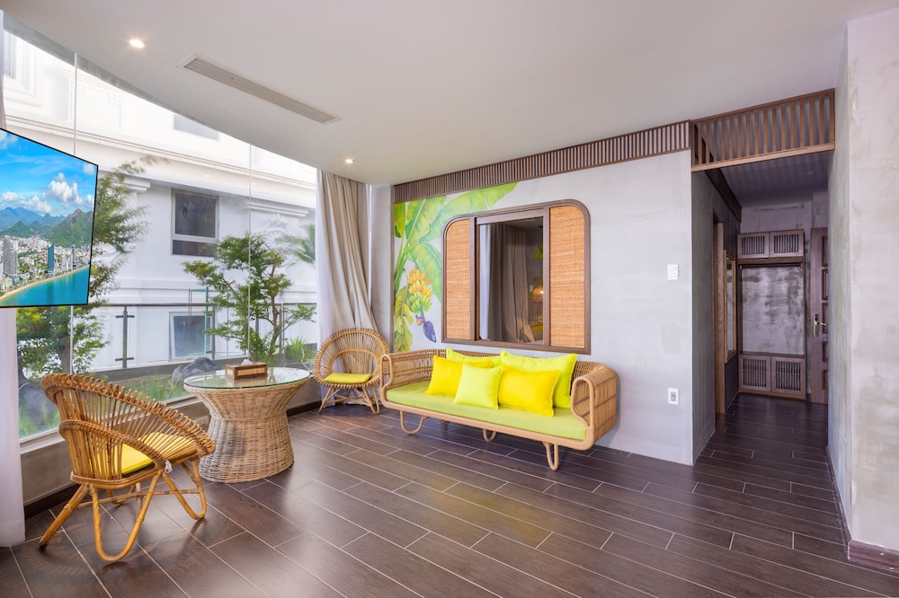 the light hotel and resort