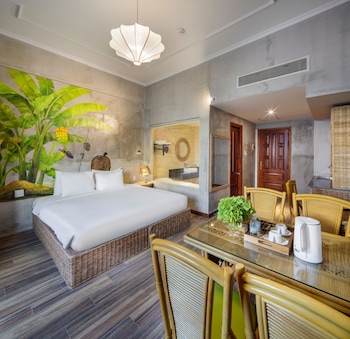 the light hotel and resort