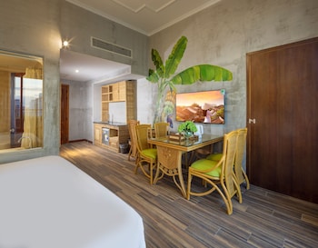 the light hotel and resort