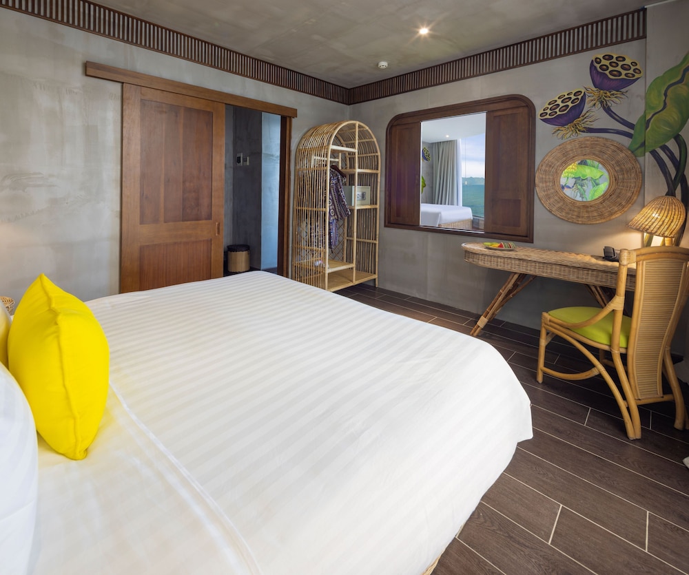 the light hotel and resort