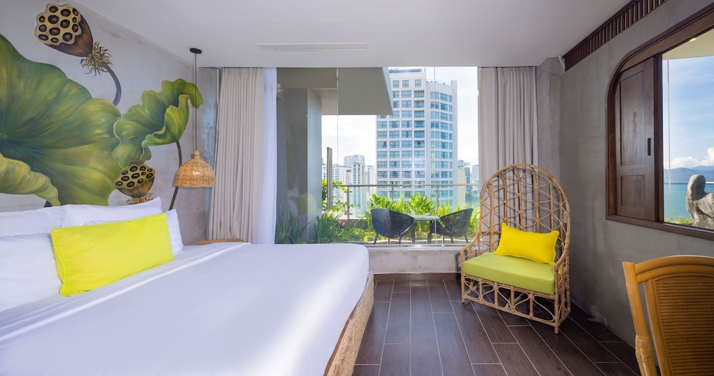the light hotel and resort