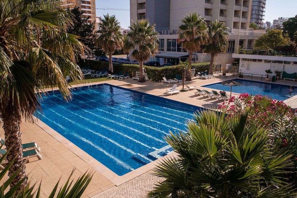 apartamentos jardins da rocha