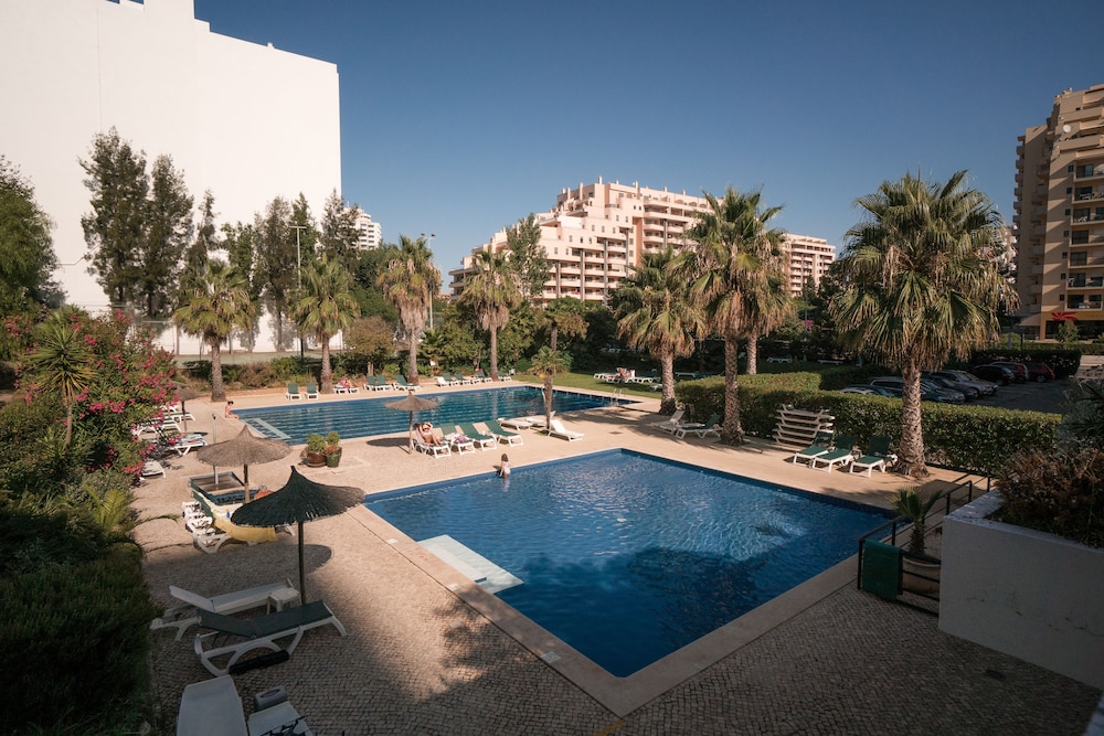 apartamentos jardins da rocha