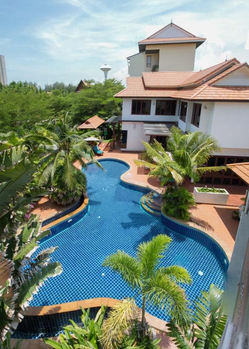 the oriental tropical beach at vip chain resort