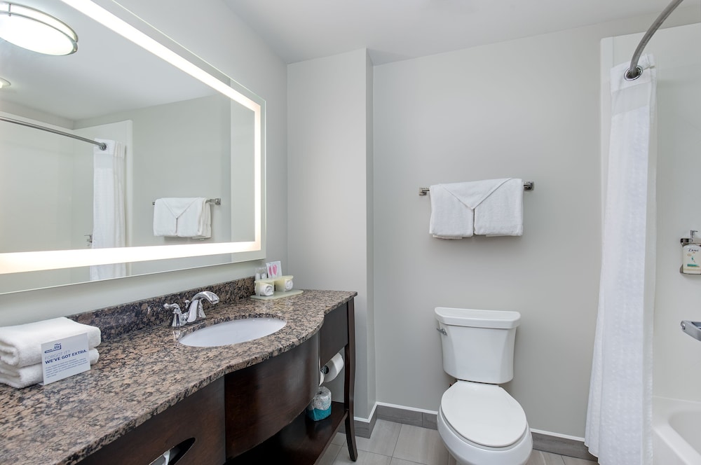 holiday inn express cleveland northwest by ihg