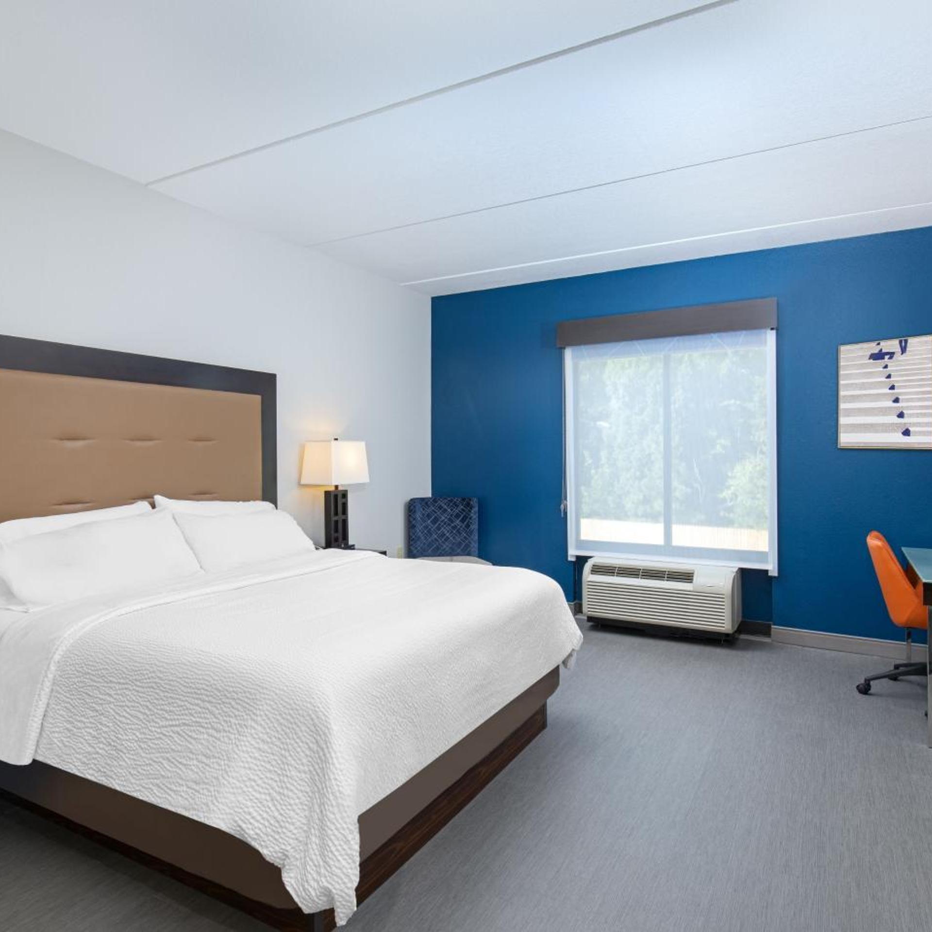 holiday inn express cleveland northwest by ihg