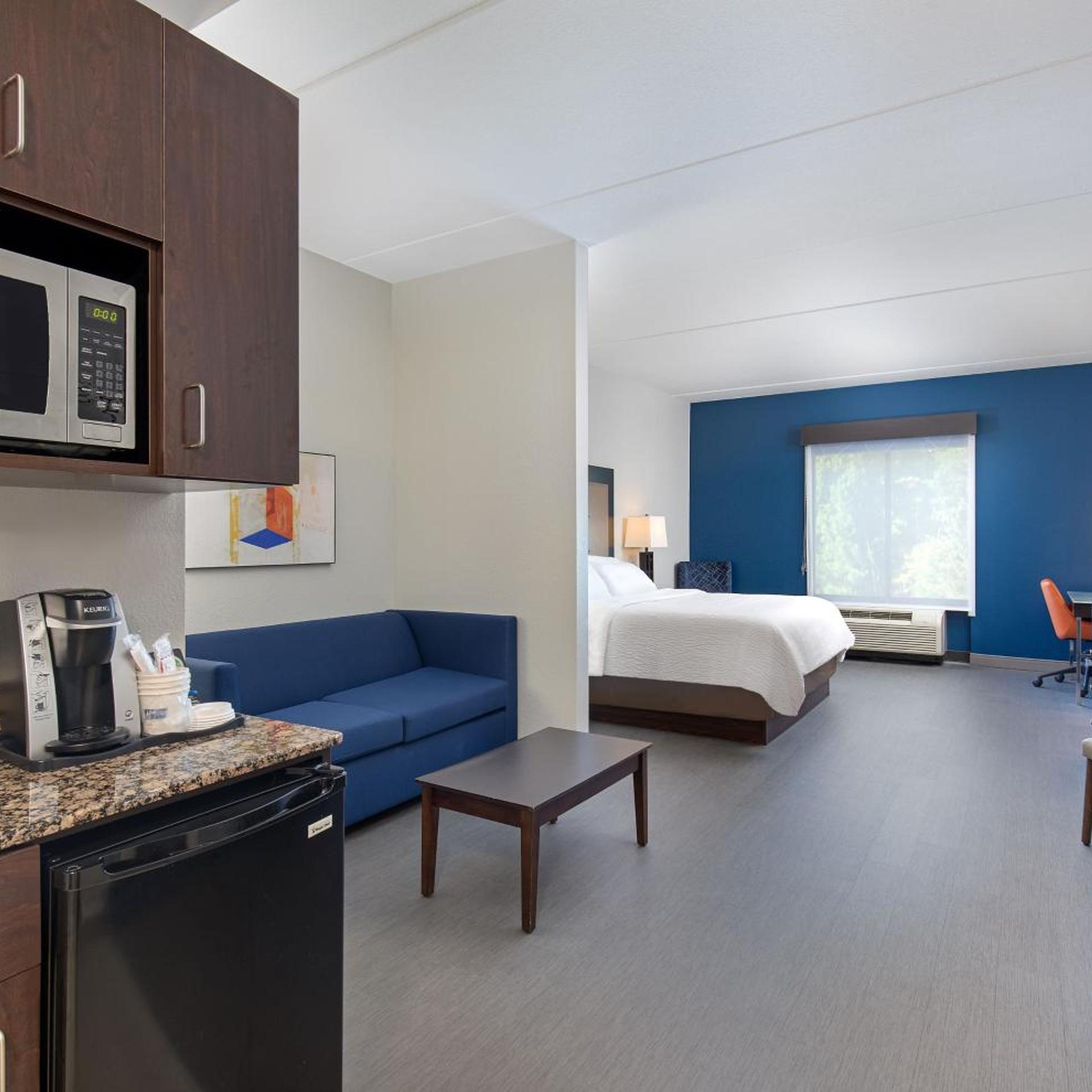 holiday inn express cleveland northwest by ihg
