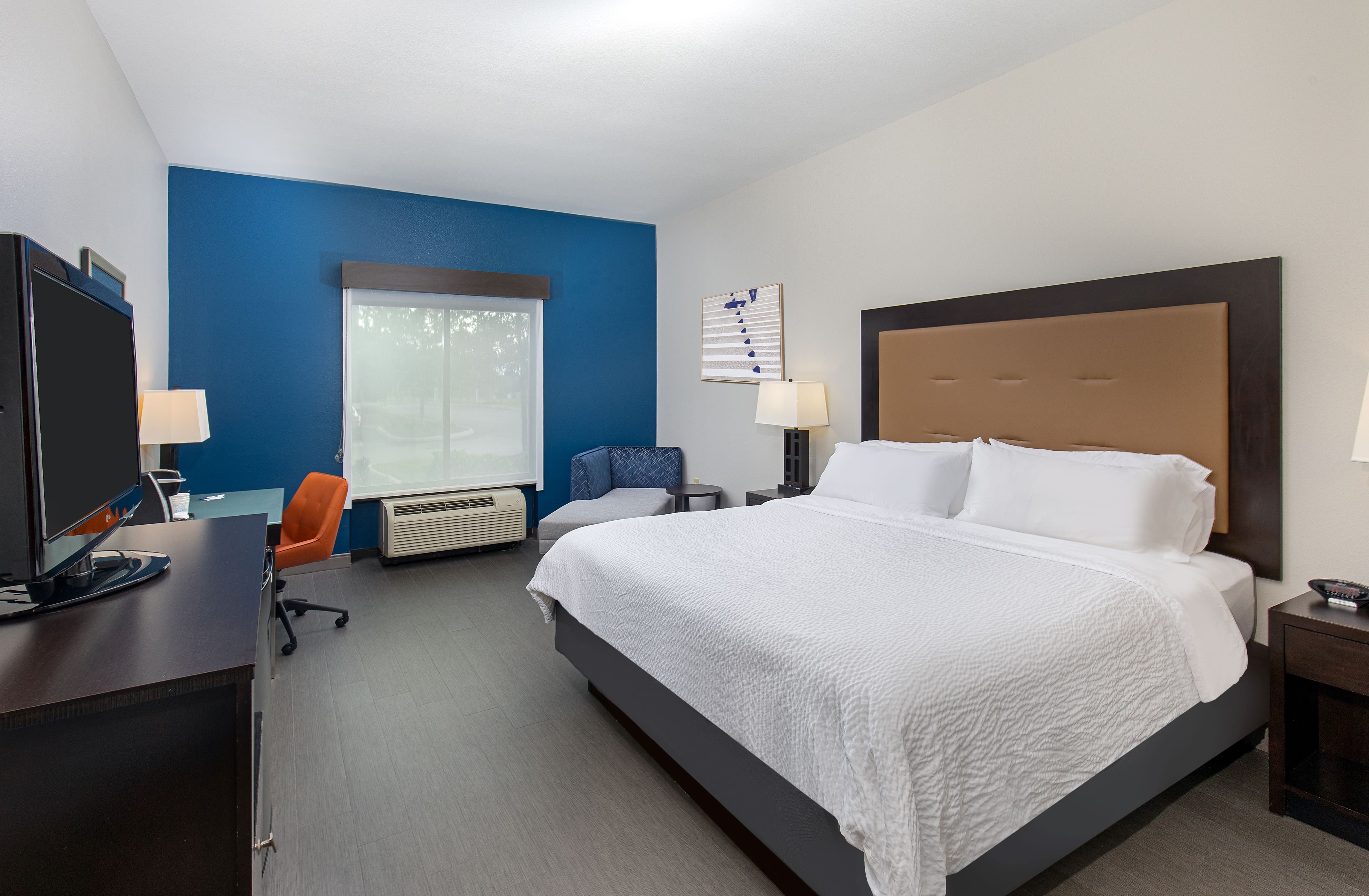 holiday inn express cleveland northwest by ihg