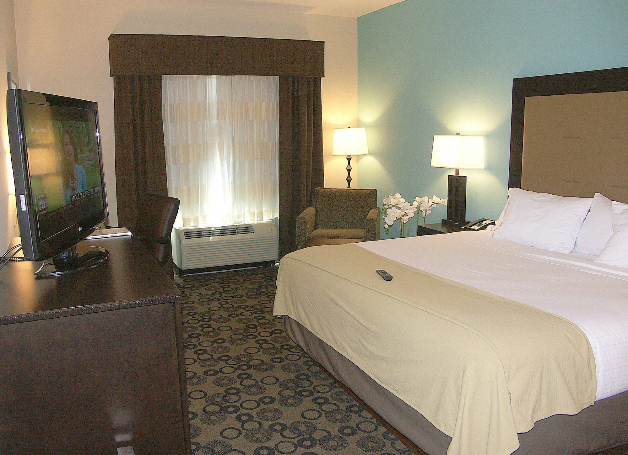 holiday inn express cleveland northwest by ihg
