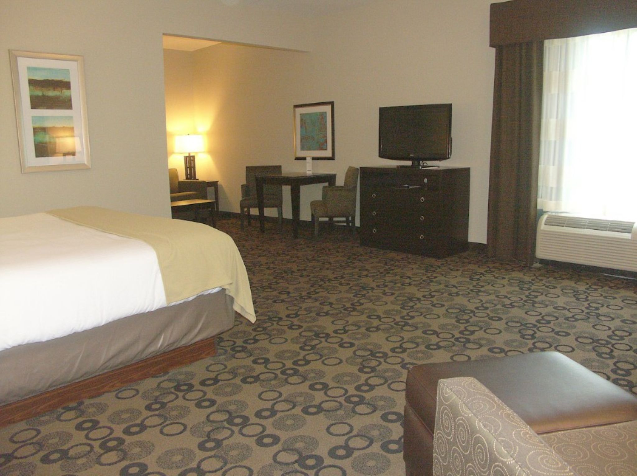 holiday inn express cleveland northwest by ihg