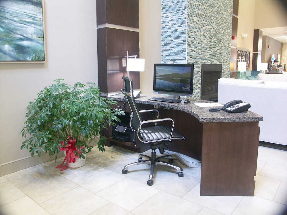 holiday inn express cleveland northwest by ihg