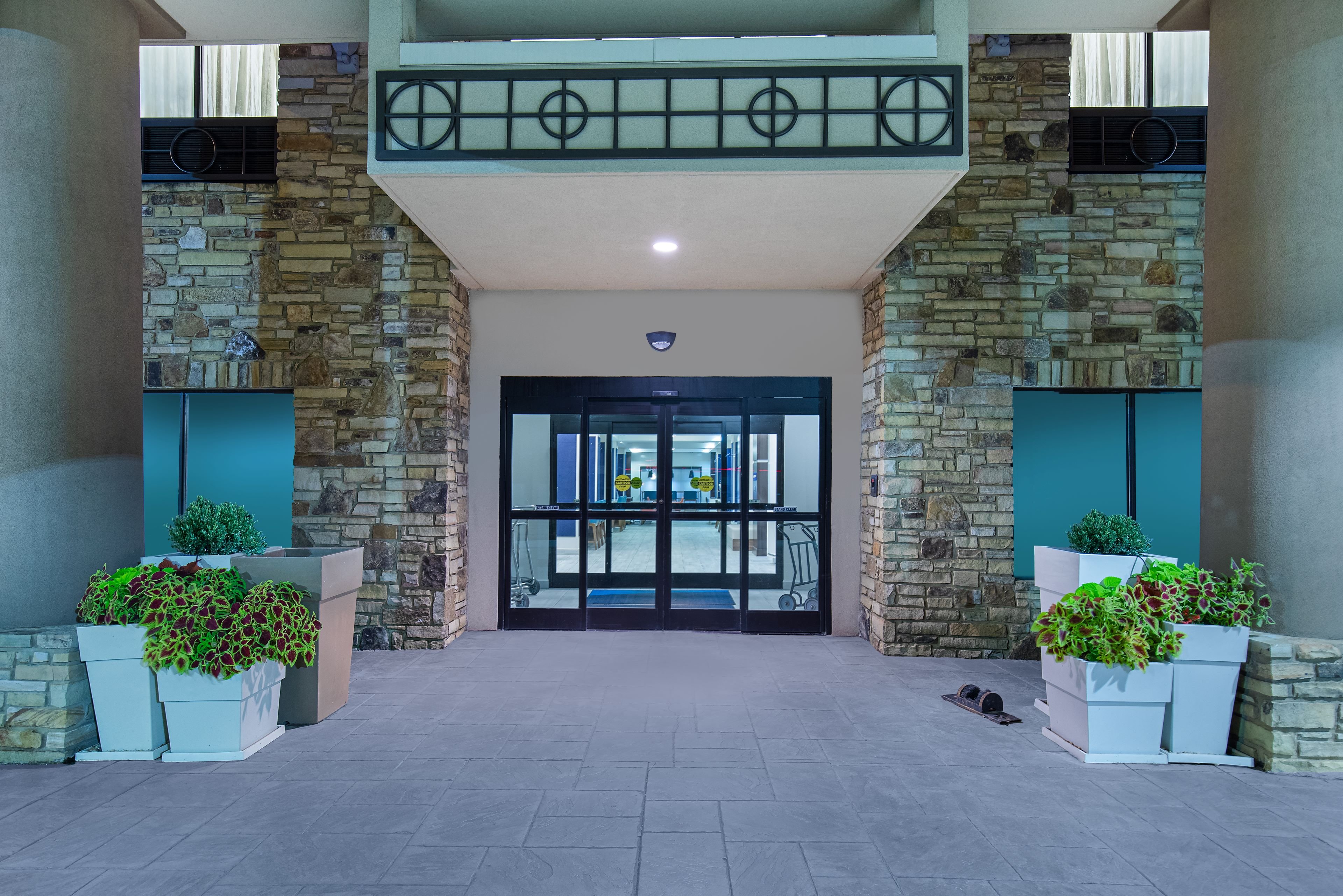 holiday inn express cleveland northwest by ihg