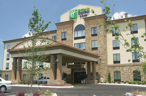 holiday inn express cleveland northwest by ihg