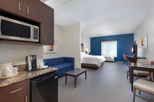 holiday inn express cleveland northwest by ihg