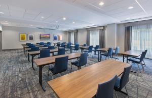 holiday inn express cleveland northwest by ihg