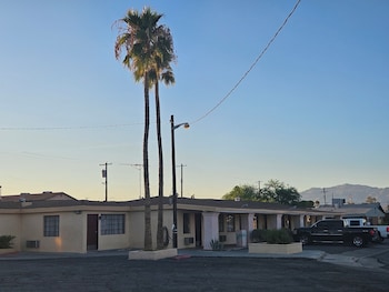 branding iron motel