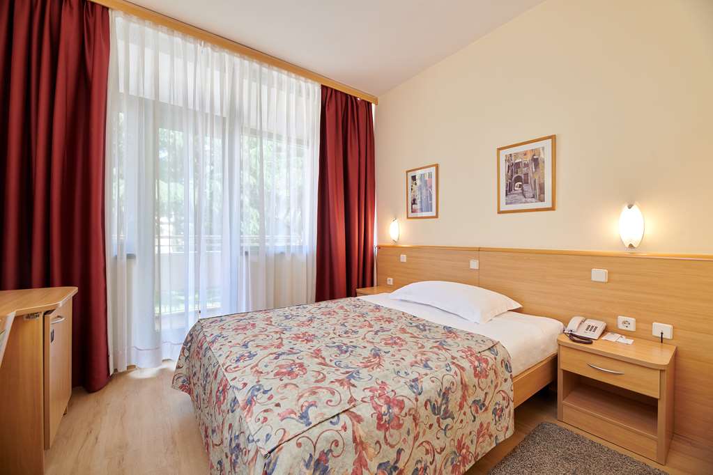 hotel aurora plava laguna