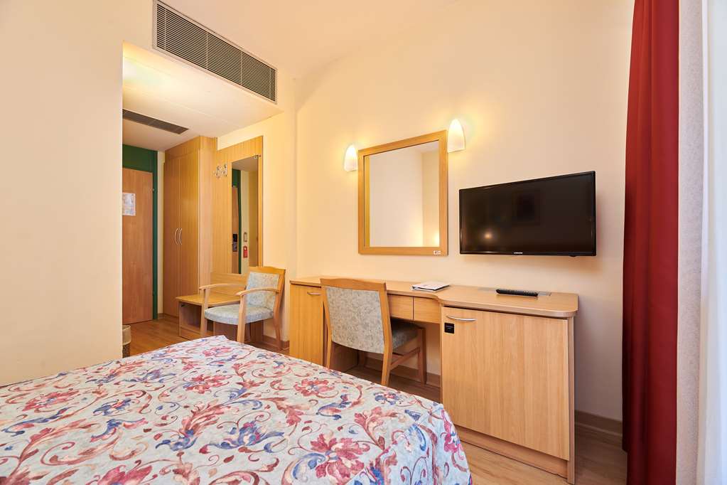 hotel aurora plava laguna