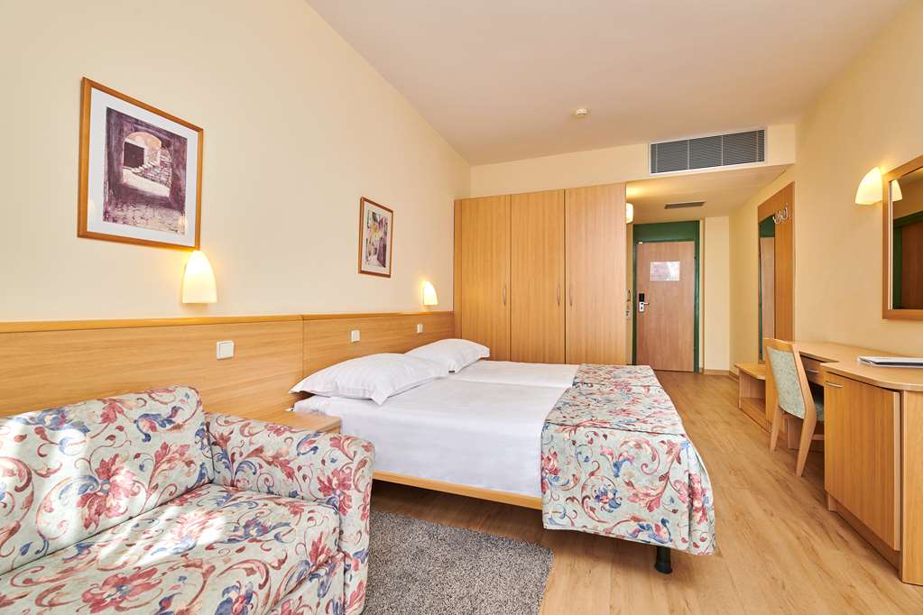 hotel aurora plava laguna