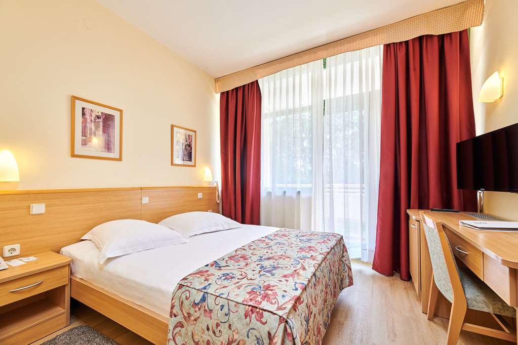 hotel aurora plava laguna