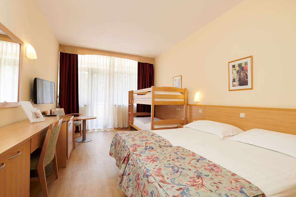 hotel aurora plava laguna