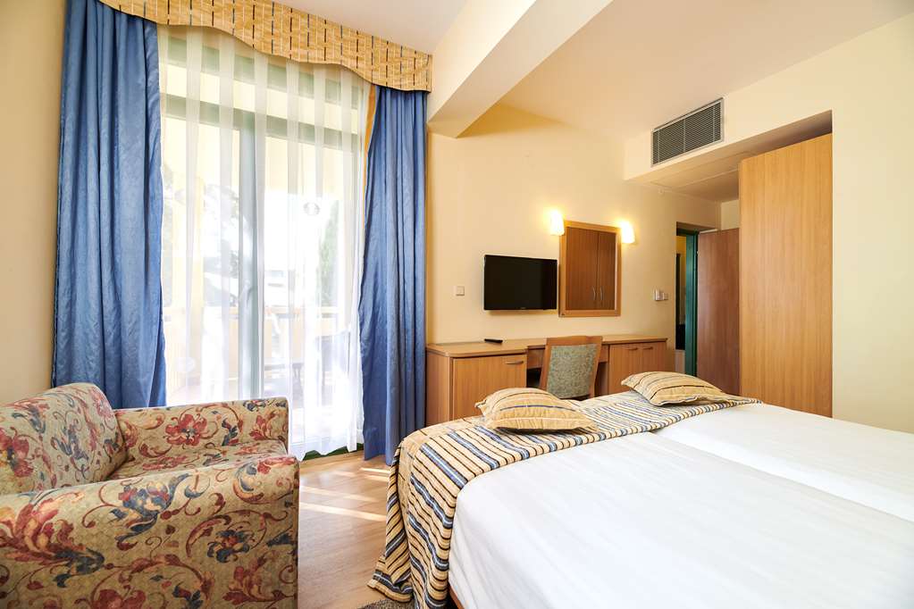 hotel aurora plava laguna