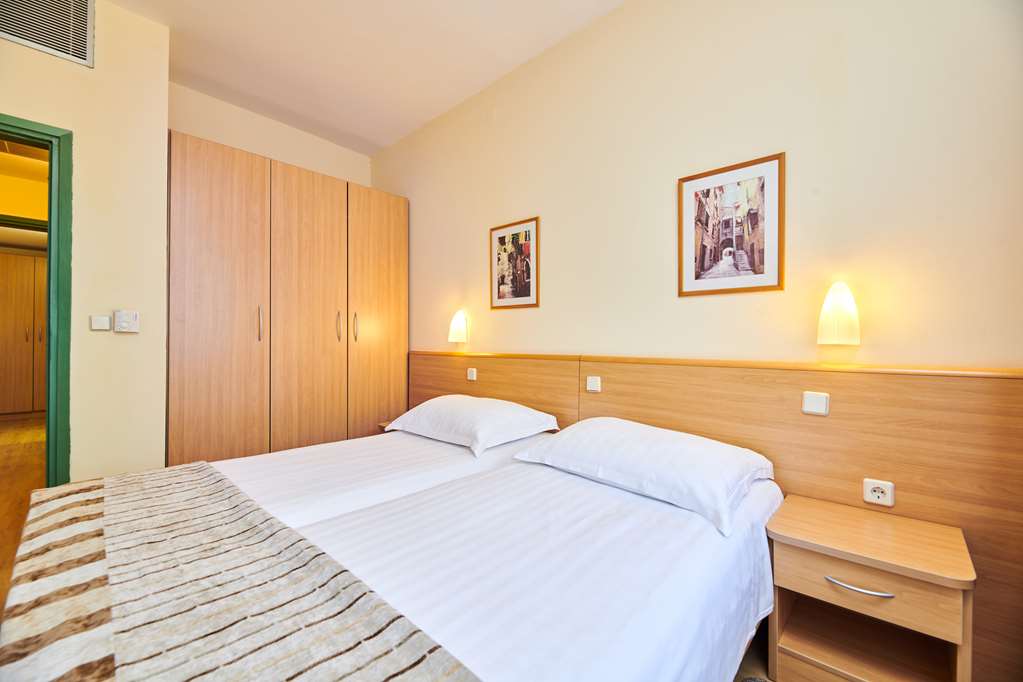 hotel aurora plava laguna