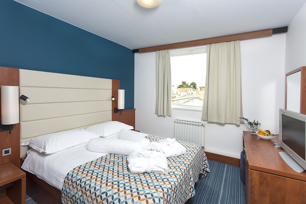 hotel kornati biograd