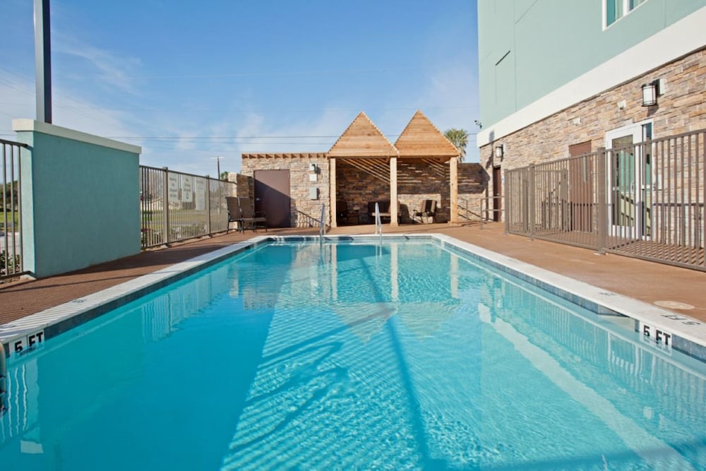 holiday inn express rockport bay view by ihg