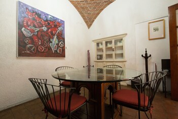 portico hotel cultural