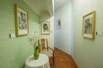 portico hotel cultural