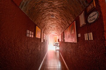 portico hotel cultural