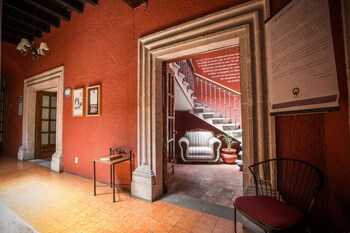 portico hotel cultural