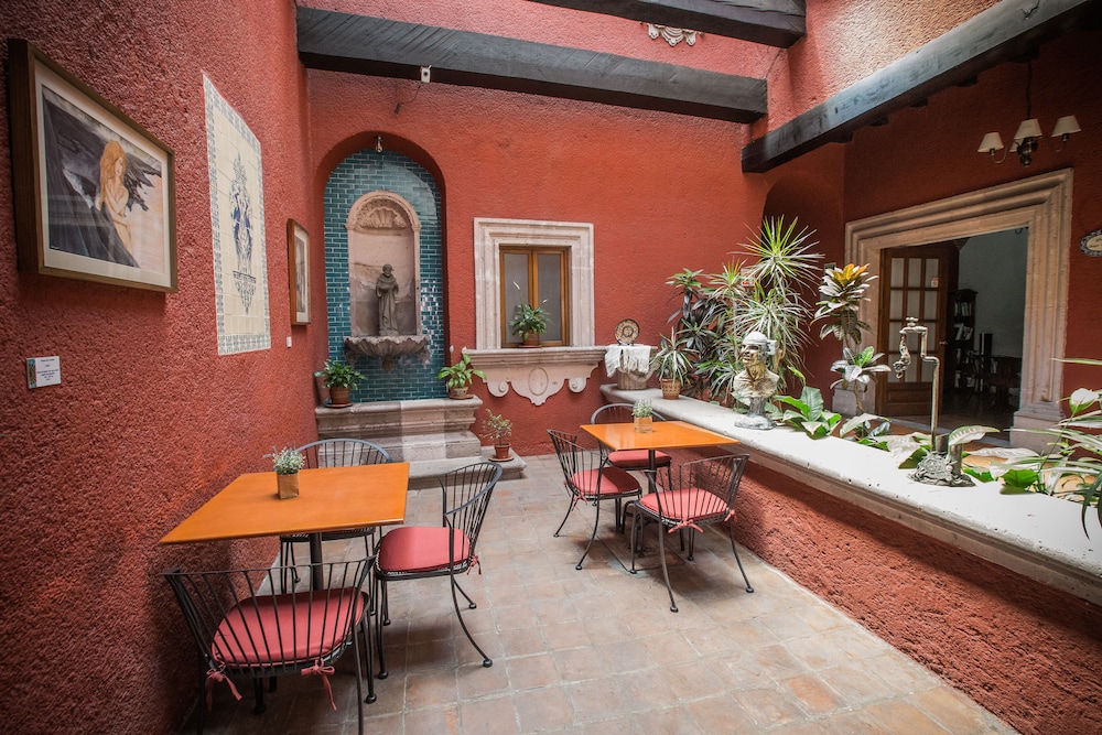 portico hotel cultural