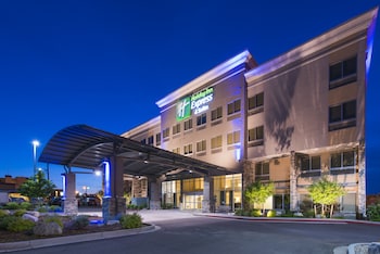 holiday inn express and suites colorado springs central by ihg