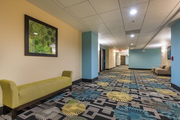 holiday inn express and suites colorado springs central by ihg