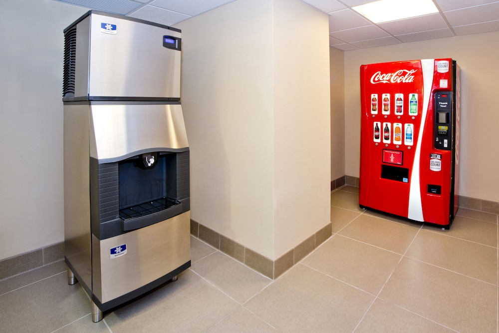 holiday inn express and suites colorado springs central by ihg