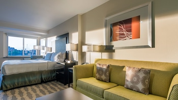 holiday inn express and suites colorado springs central by ihg