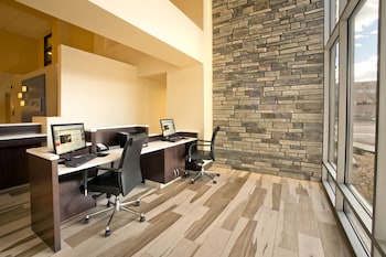 holiday inn express and suites colorado springs central by ihg