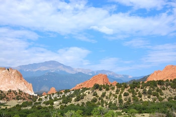 holiday inn express and suites colorado springs central by ihg