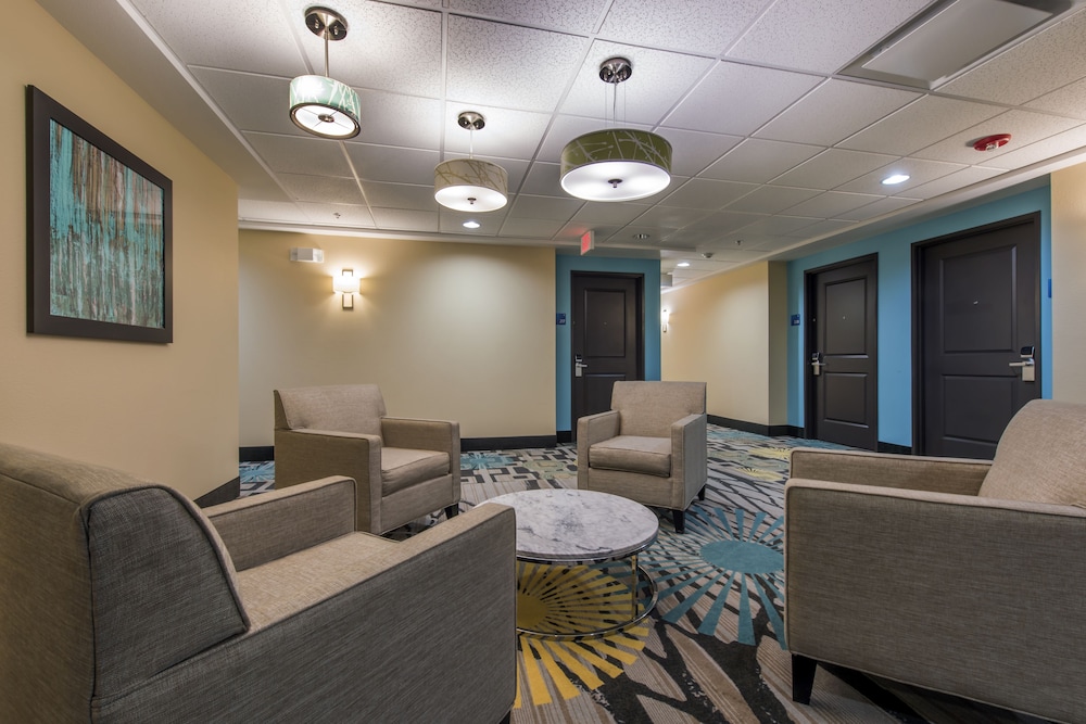 holiday inn express and suites colorado springs central by ihg