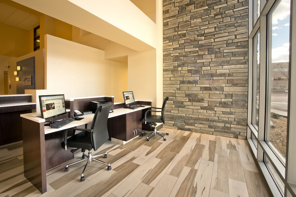 holiday inn express and suites colorado springs central by ihg