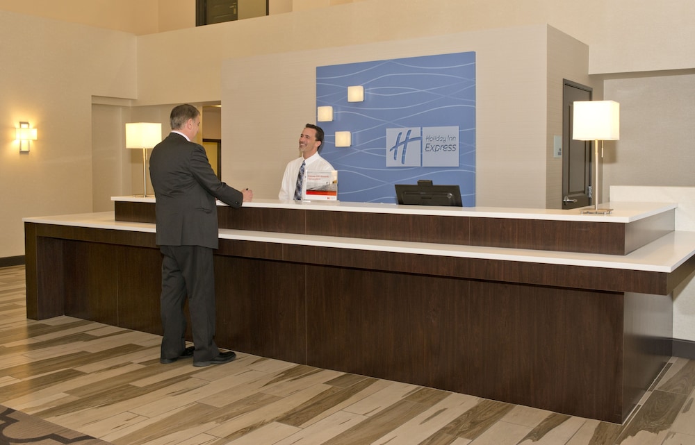 holiday inn express and suites colorado springs central by ihg