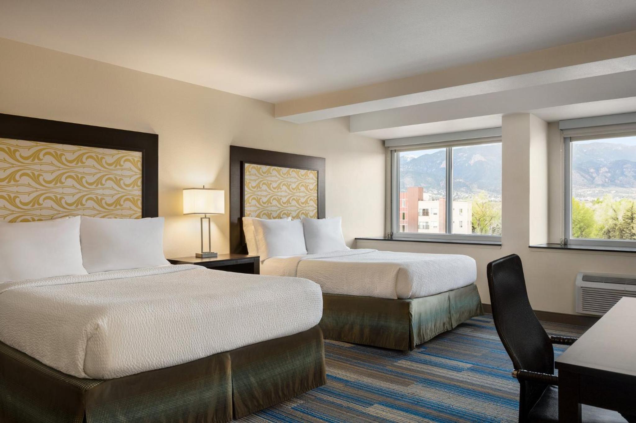 holiday inn express and suites colorado springs central by ihg