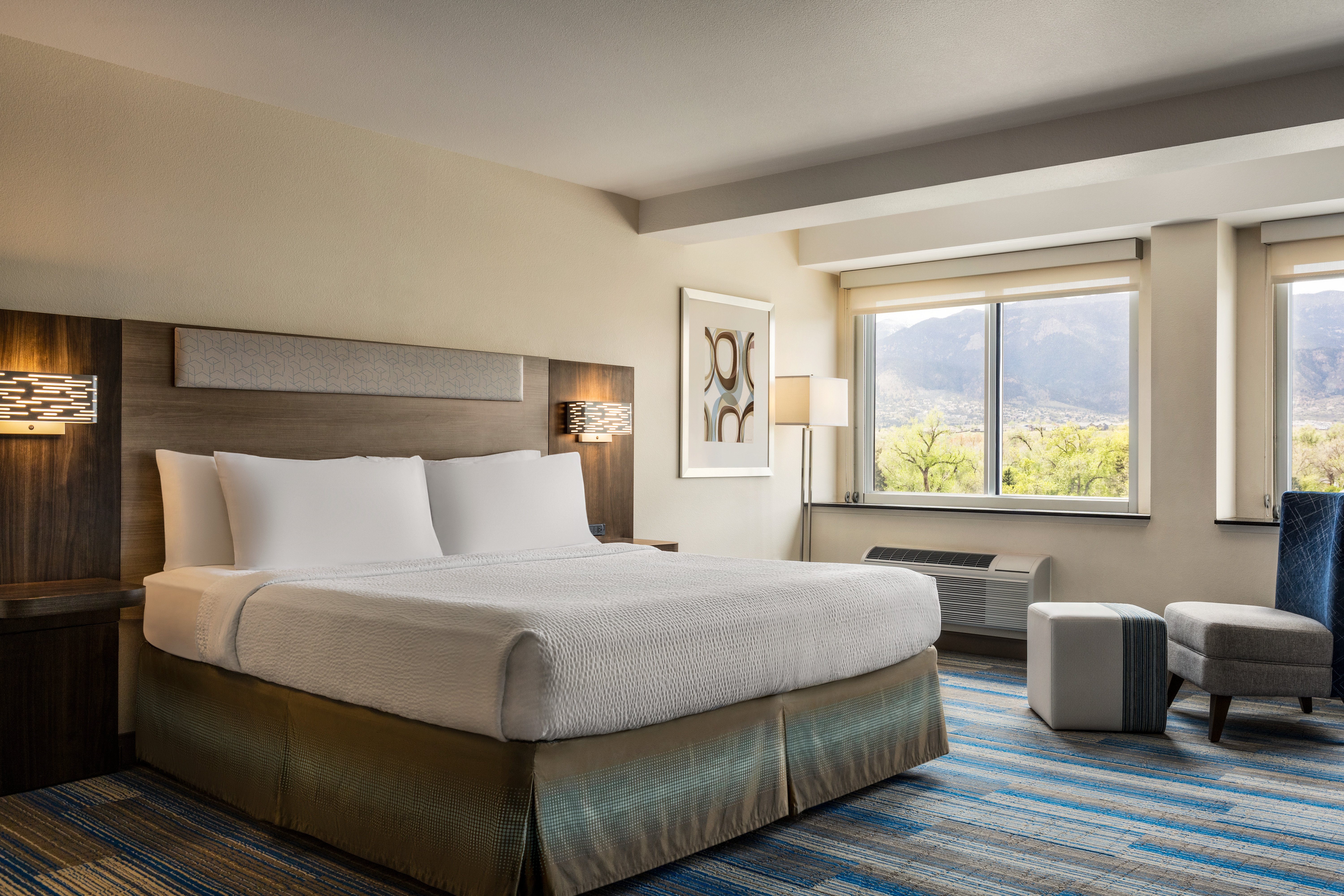 holiday inn express and suites colorado springs central by ihg