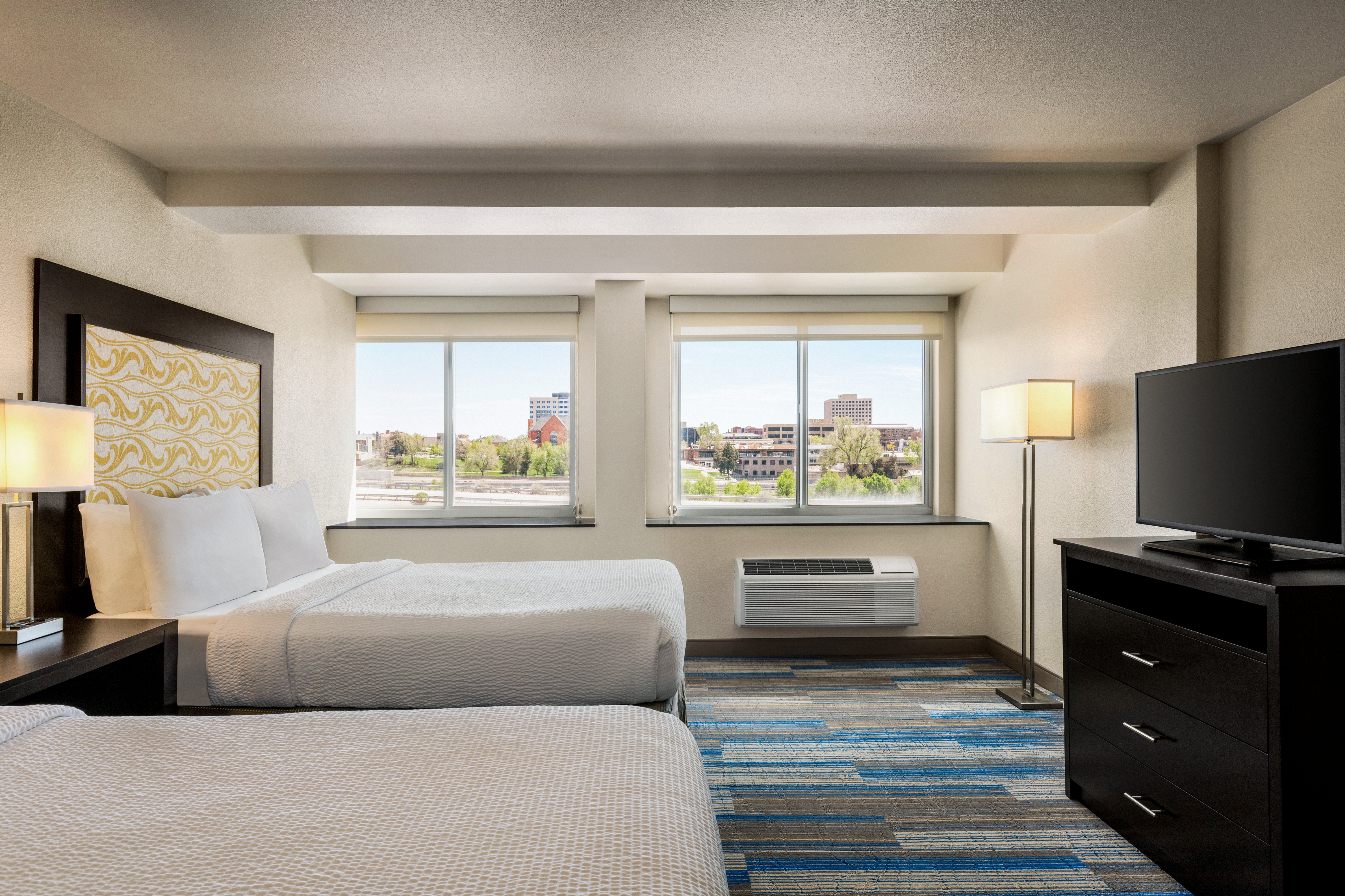 holiday inn express and suites colorado springs central by ihg