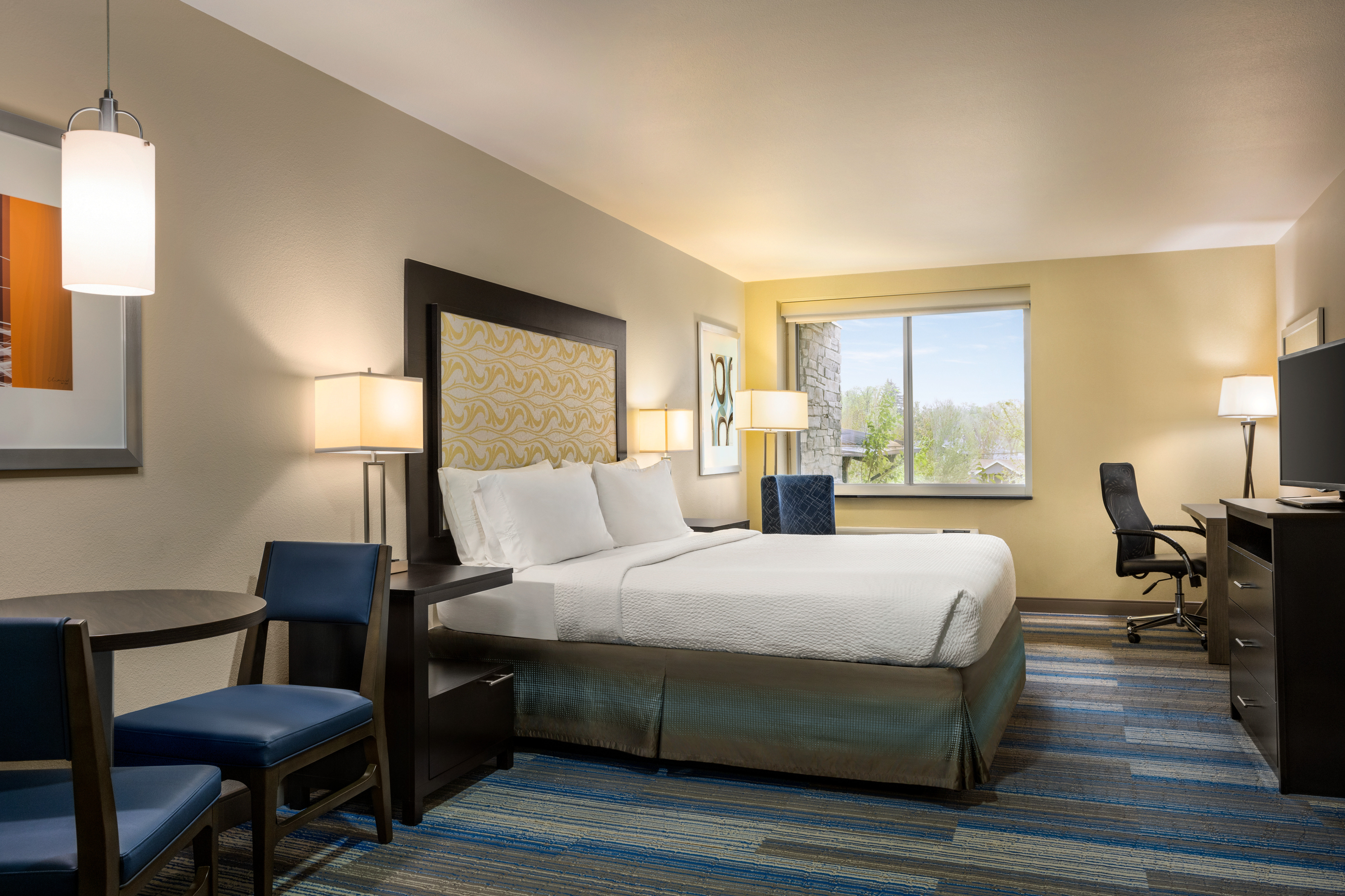 holiday inn express and suites colorado springs central by ihg